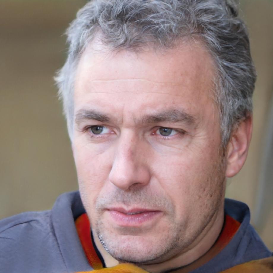 Portrait de Thomas Martin, spécialiste en gestion de dettes